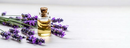 şişelerde esansiyel yağ aromaterapi alternatif tıp